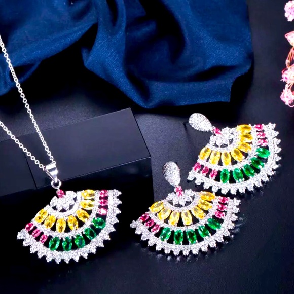 ✨Tourmaline Fan Necklace & Earring Set✨ - Picture 5 of 6